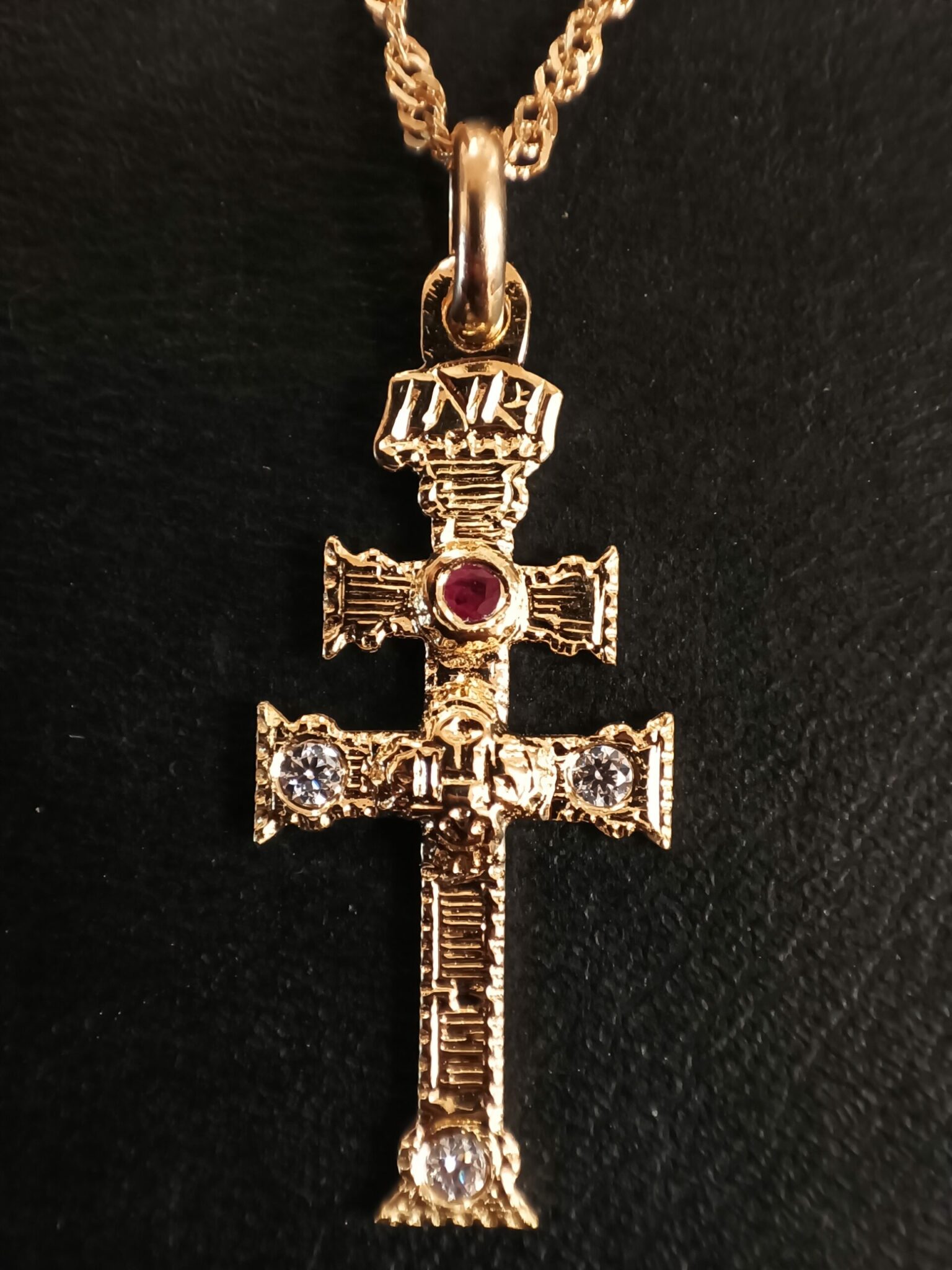 cruz de caravaca oro con circonitas
